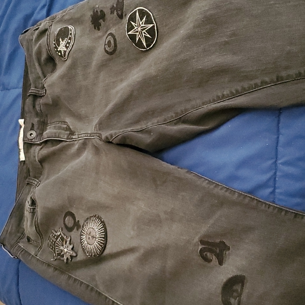 Woomens Pre-Owned Stretch Torrid Denim Pants.